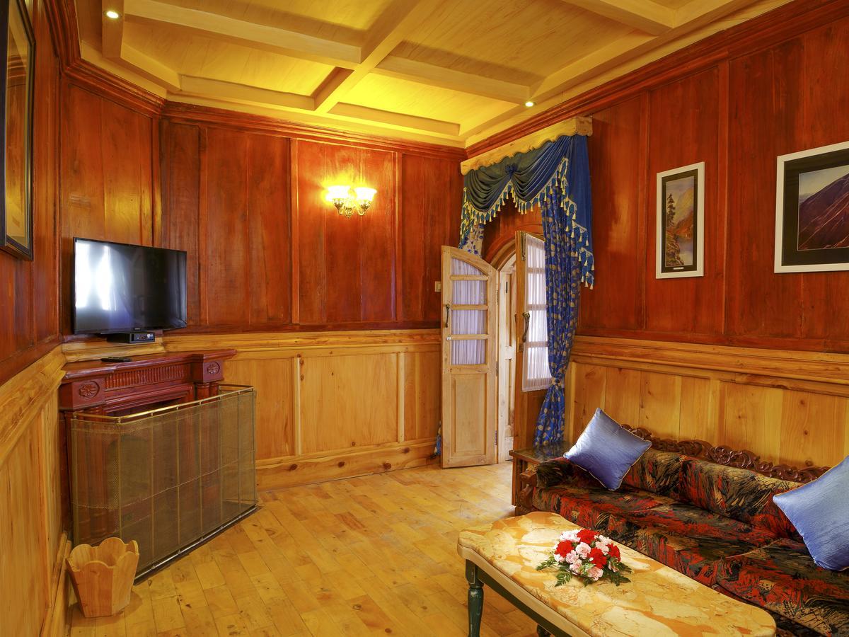 West Downs - The Heritage Resort Ооти Екстериор снимка